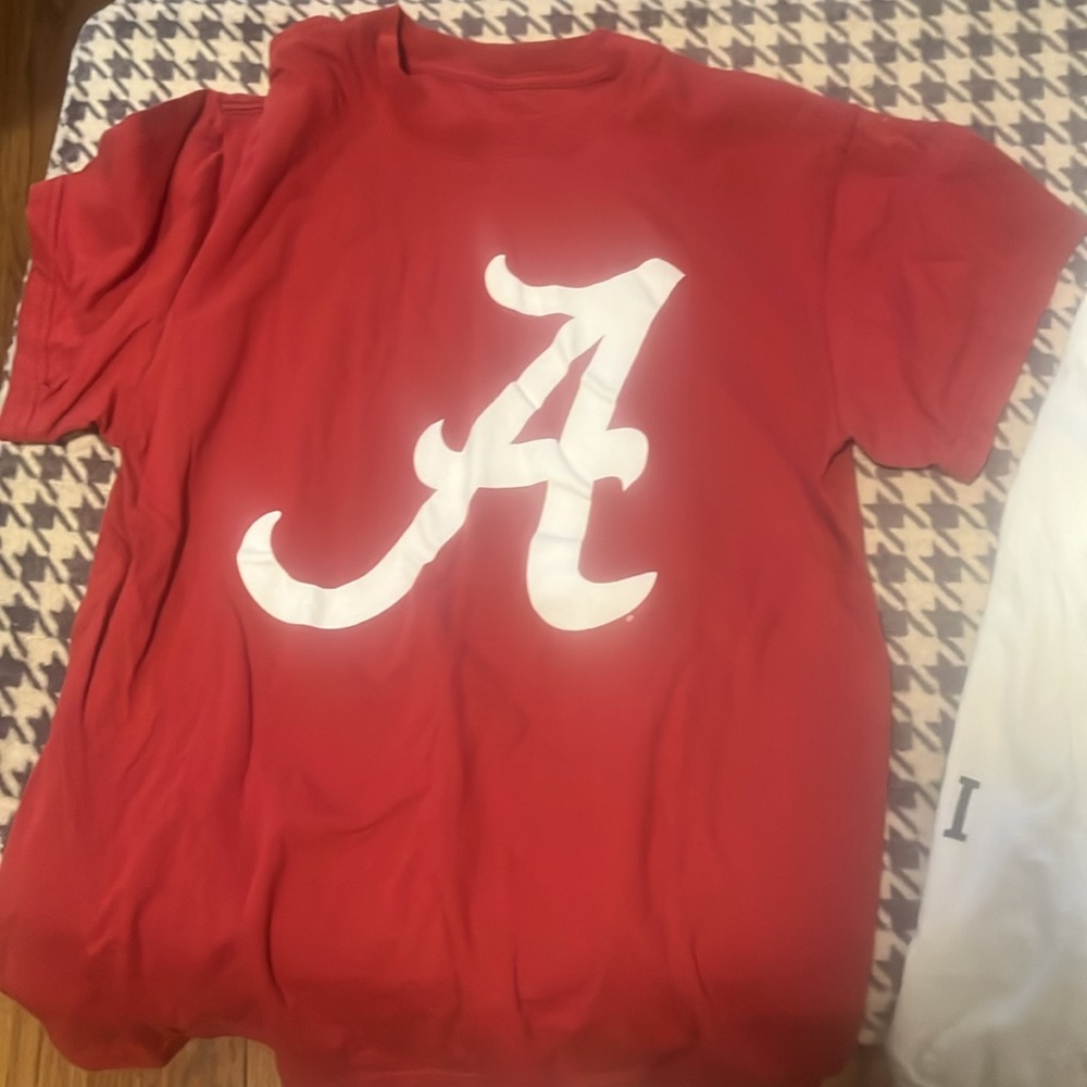 Bundle of 4 Alabama t shirts, 4 red and one white - Picture 6 of 10